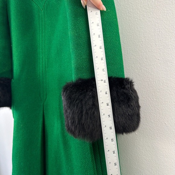 Black Fur Collar Cuff Green Modern Deb Coat 1960s Womans Small - Picture 14 of 16